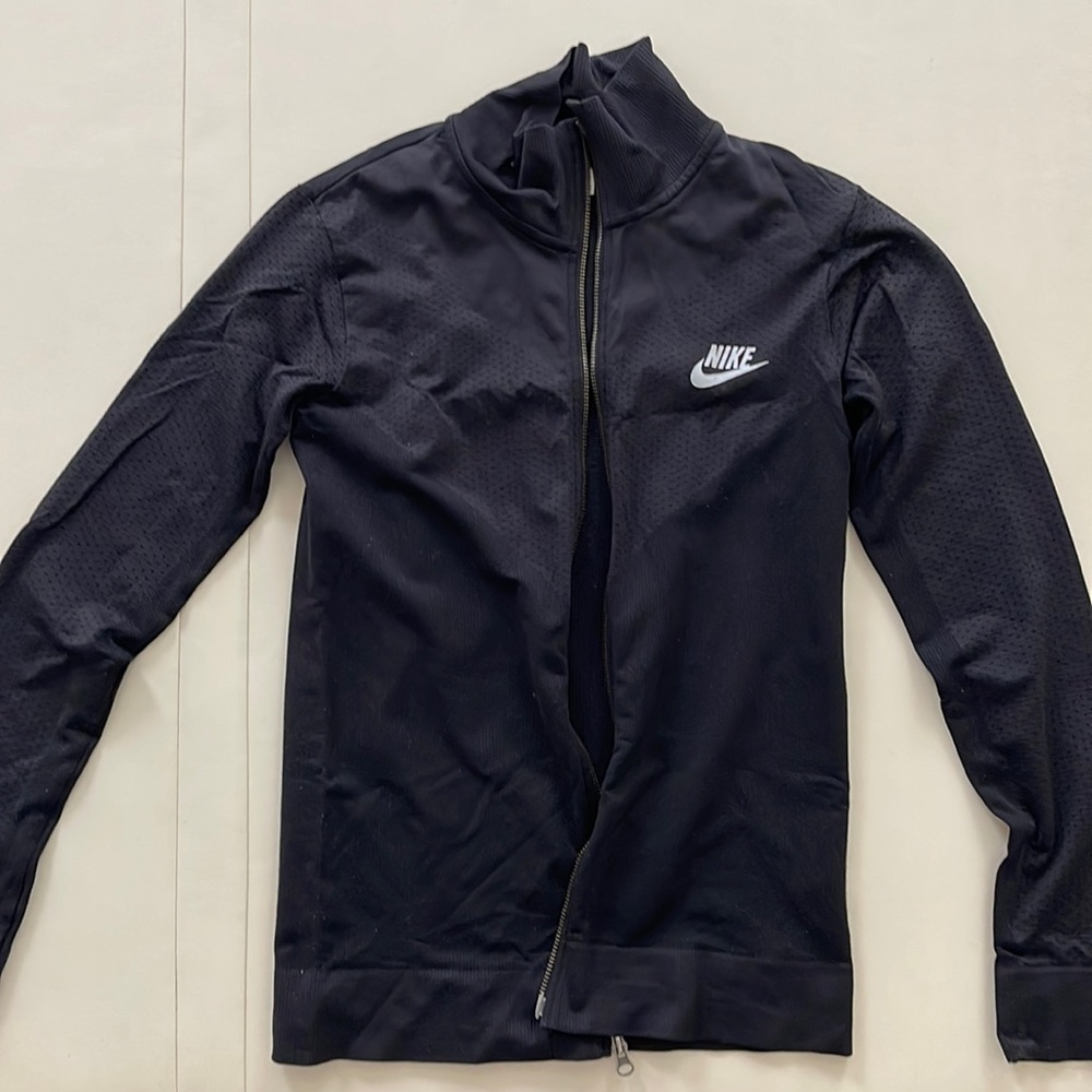 Nike Women’s zip up black